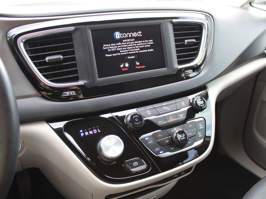 2020 Chrysler Pacifica Touring L