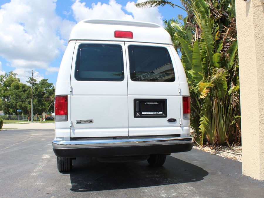 2005 Ford E-Series E-250