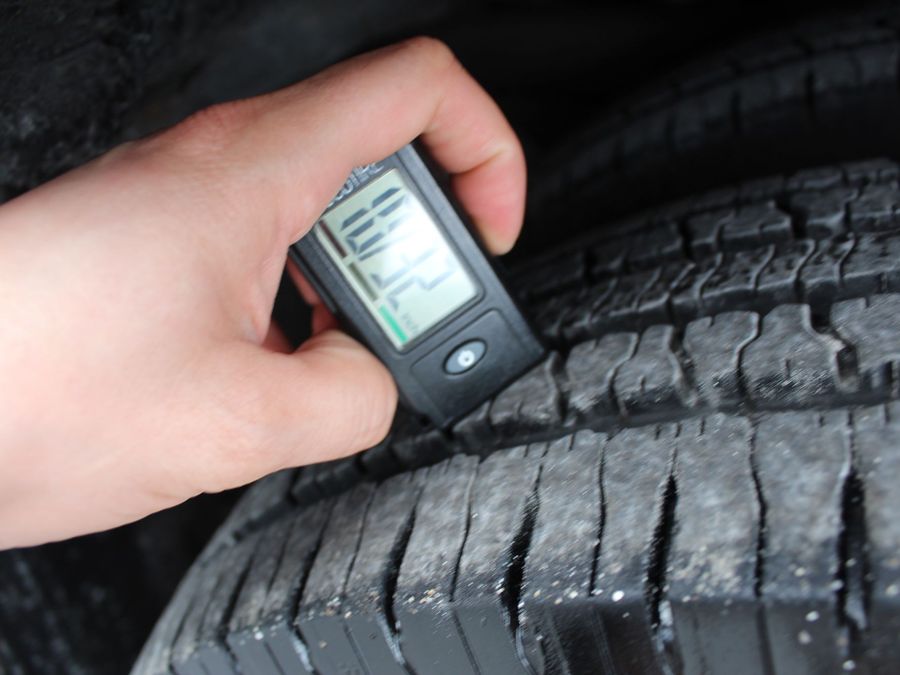 2005 Ford E450 SD Bus E-450 SD Bus with Side Ricon Lift