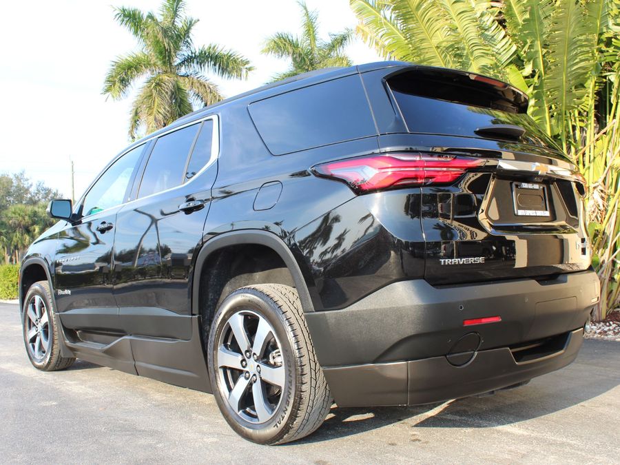 2022 Chevrolet Traverse LT Leather