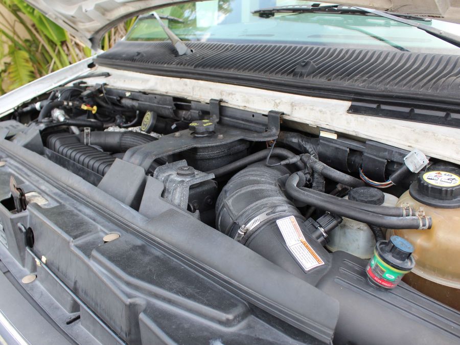 2005 Ford E450 SD Bus E-450 SD Bus with Side Ricon Lift