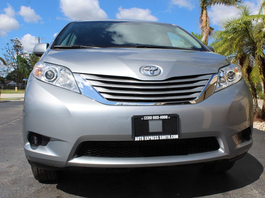 2017 Toyota Sienna LE Mobility