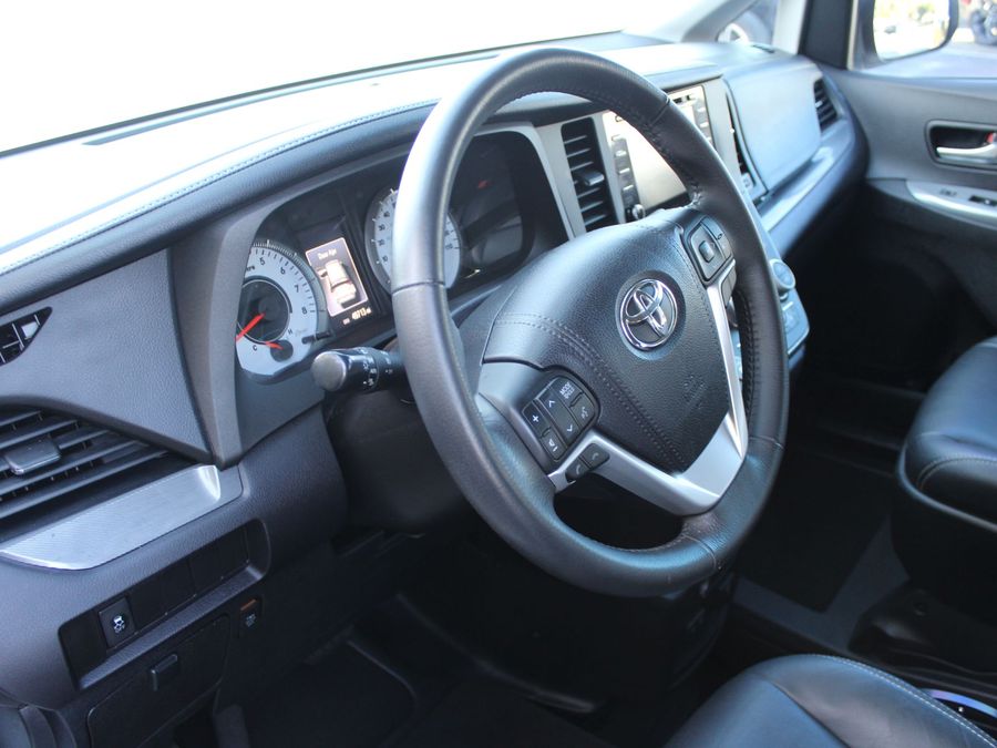 2018 Toyota Sienna SE