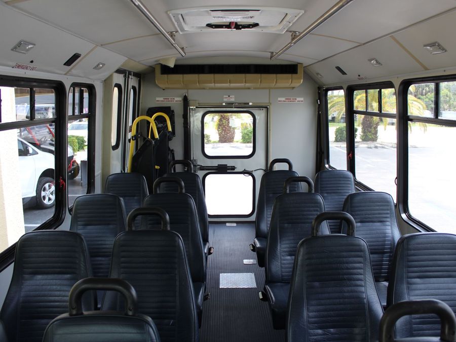 2005 Ford E450 SD Bus E-450 SD Bus with Side Ricon Lift