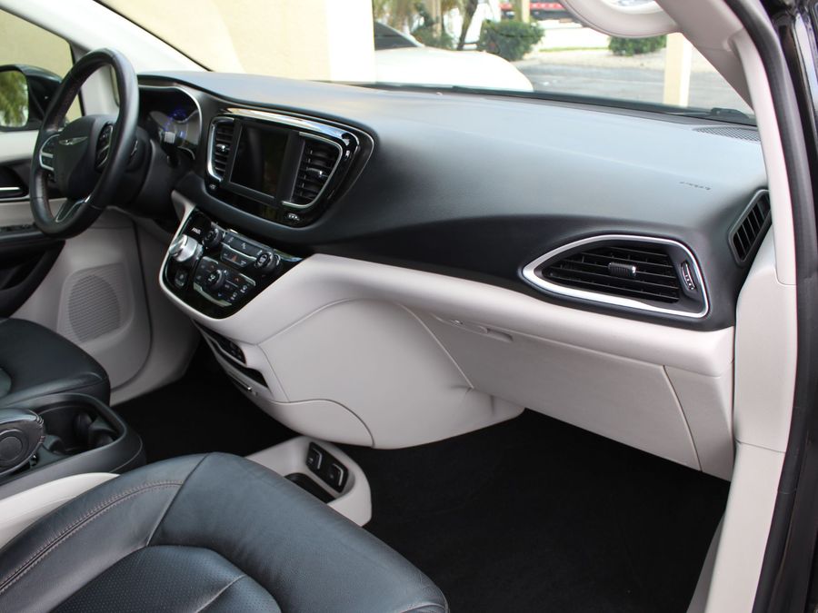 2020 Chrysler Pacifica Touring L