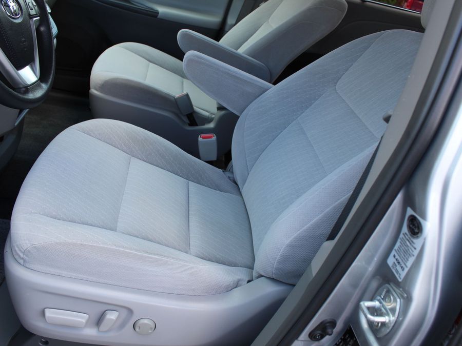 2017 Toyota Sienna LE Mobility