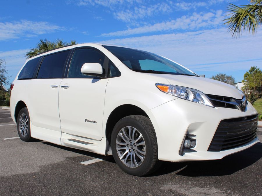2019 Toyota Sienna XLE Premium