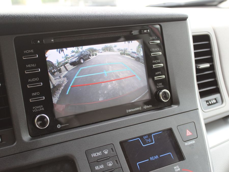 2018 Toyota Sienna LE VMI Legend II