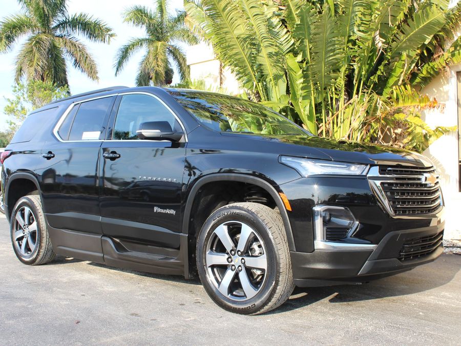 2022 Chevrolet Traverse LT Leather