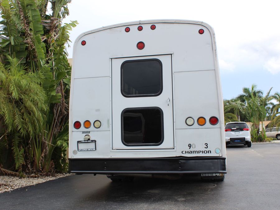 2005 Ford E450 SD Bus E-450 SD Bus with Side Ricon Lift