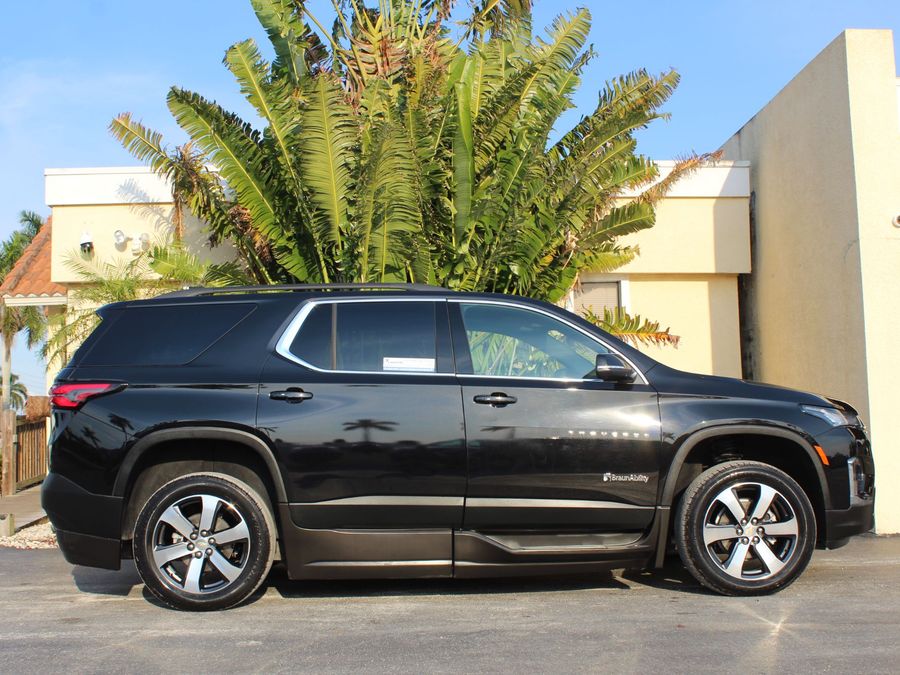 2022 Chevrolet Traverse LT Leather
