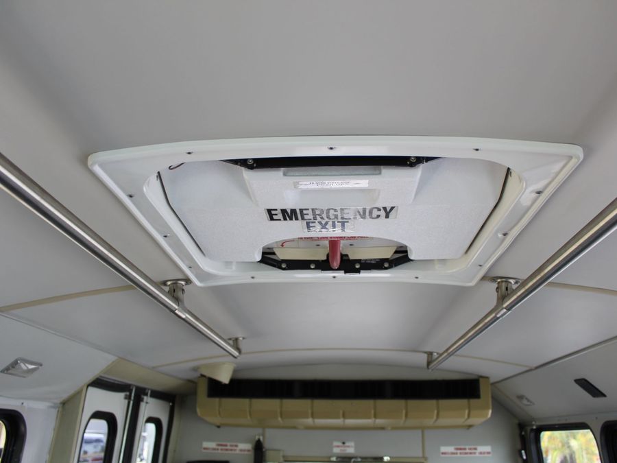 2005 Ford E450 SD Bus E-450 SD Bus with Side Ricon Lift