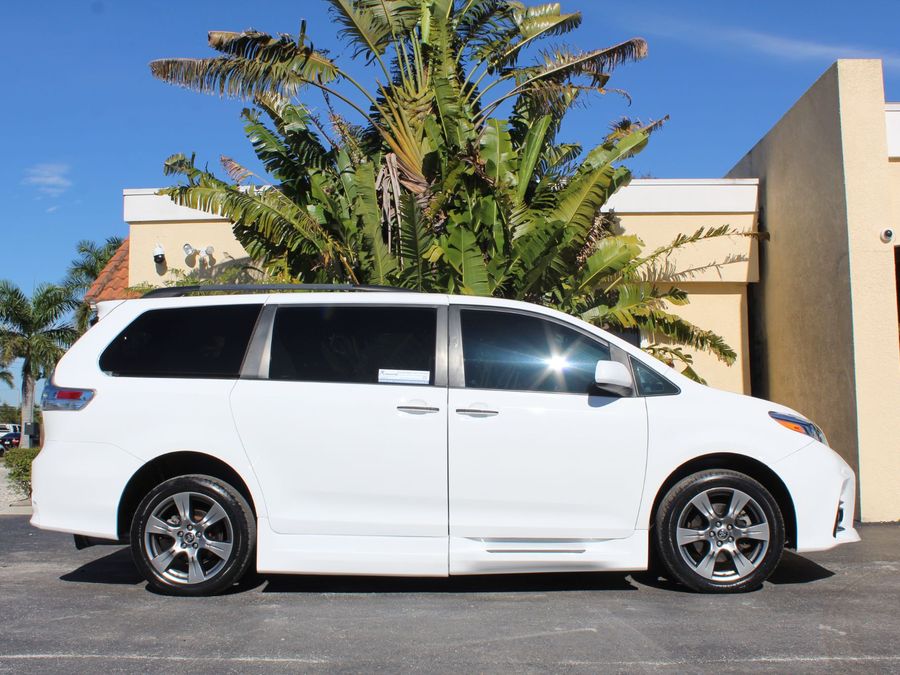 2018 Toyota Sienna SE
