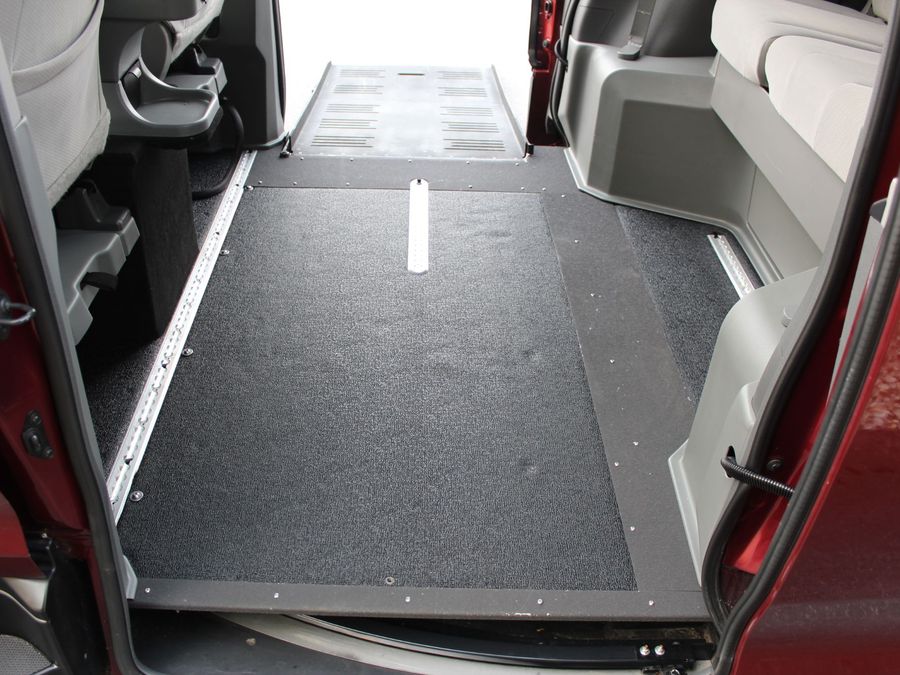 2018 Toyota Sienna LE VMI Legend II