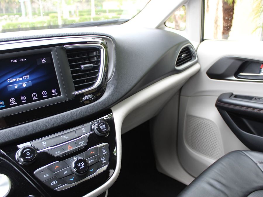 2020 Chrysler Pacifica Touring L