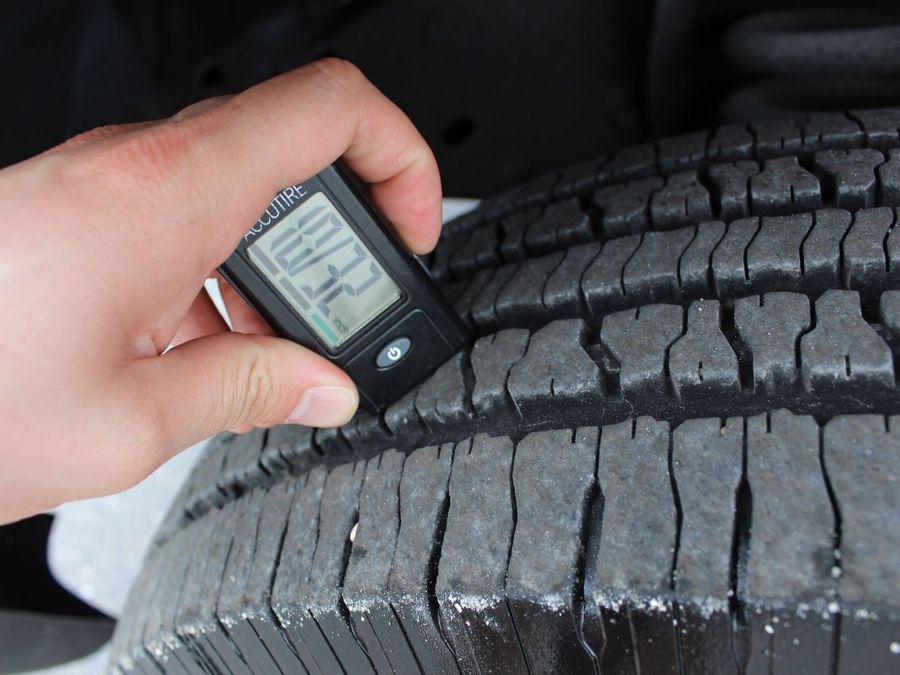 2005 Ford E450 SD Bus E-450 SD Bus with Side Ricon Lift