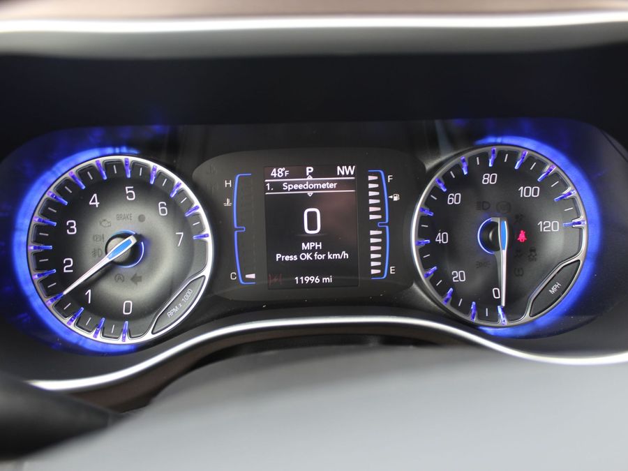 2022 Chrysler Voyager LX