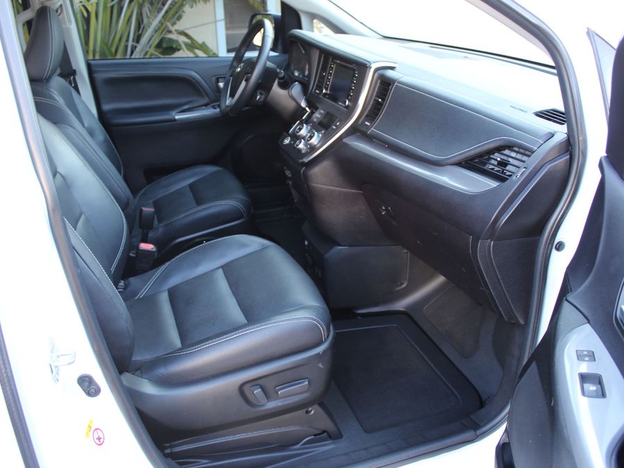 2018 Toyota Sienna SE