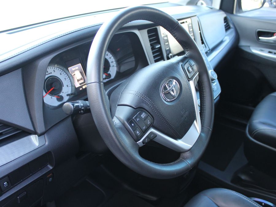 2018 Toyota Sienna SE