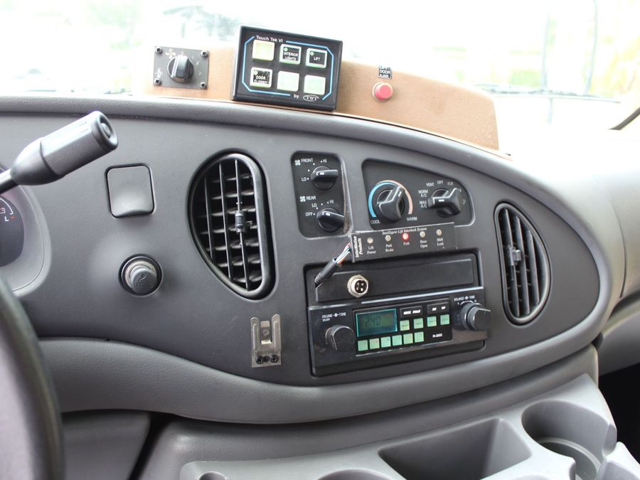 2005 Ford E450 SD Bus E-450 SD Bus with Side Ricon Lift