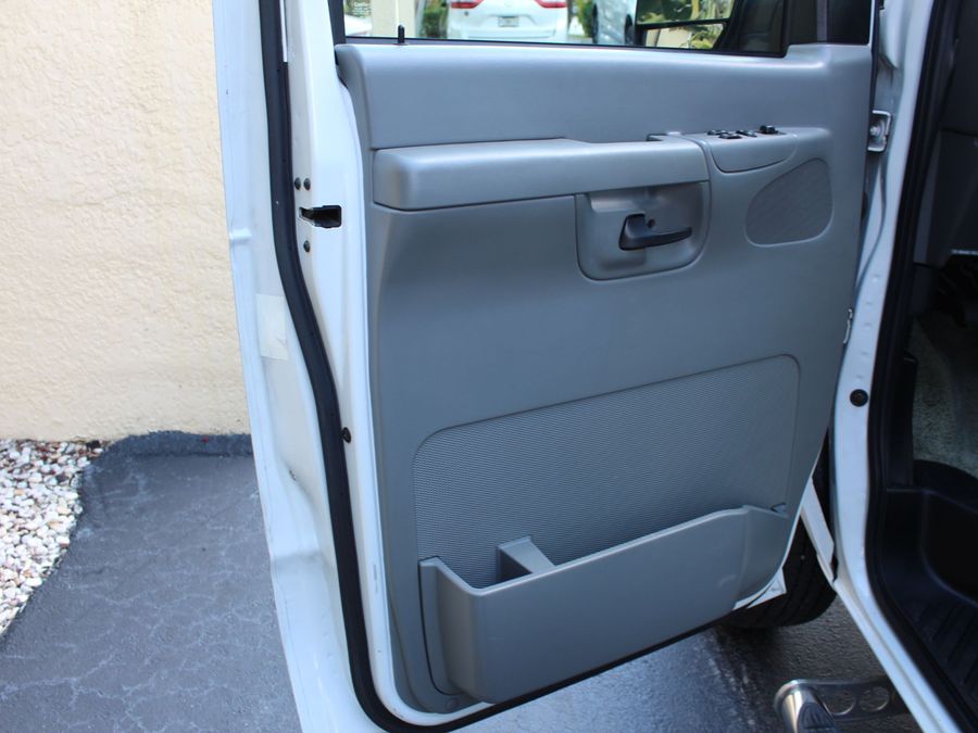 2005 Ford E-Series E-250