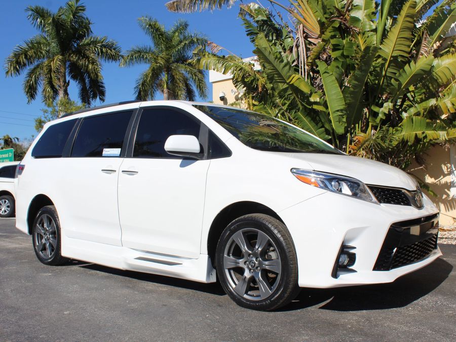 2018 Toyota Sienna SE