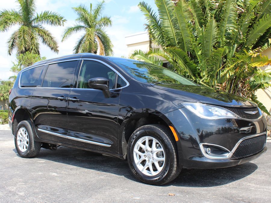 2020 Chrysler Pacifica Touring L