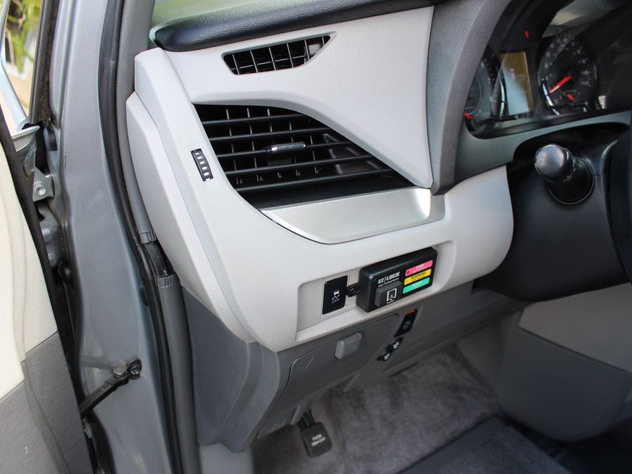 2017 Toyota Sienna LE Mobility