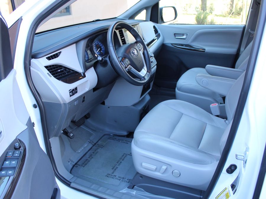 2019 Toyota Sienna XLE Premium
