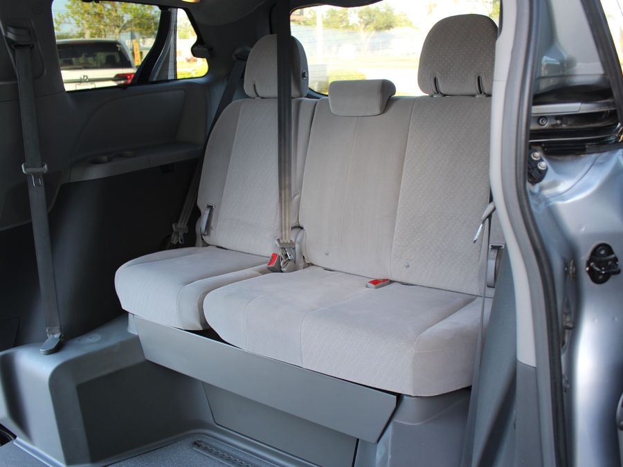 2017 Toyota Sienna LE Mobility