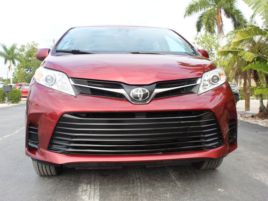 2018 Toyota Sienna LE VMI Legend II