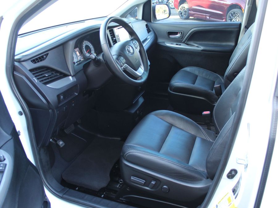 2018 Toyota Sienna SE