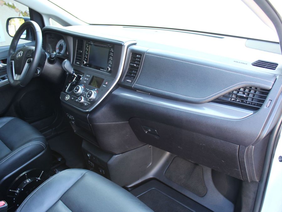 2018 Toyota Sienna SE