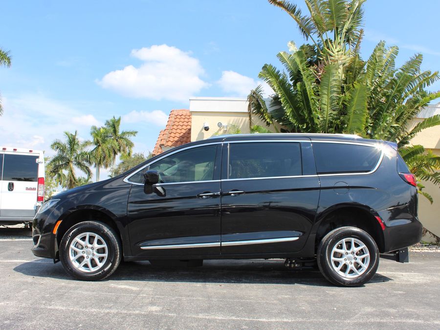 2020 Chrysler Pacifica Touring L