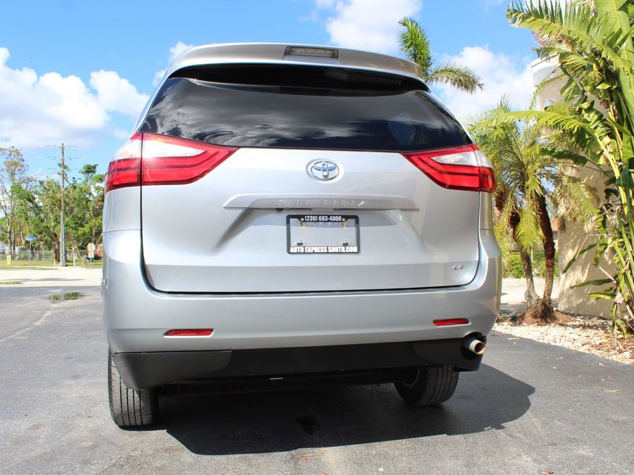 2017 Toyota Sienna LE Mobility