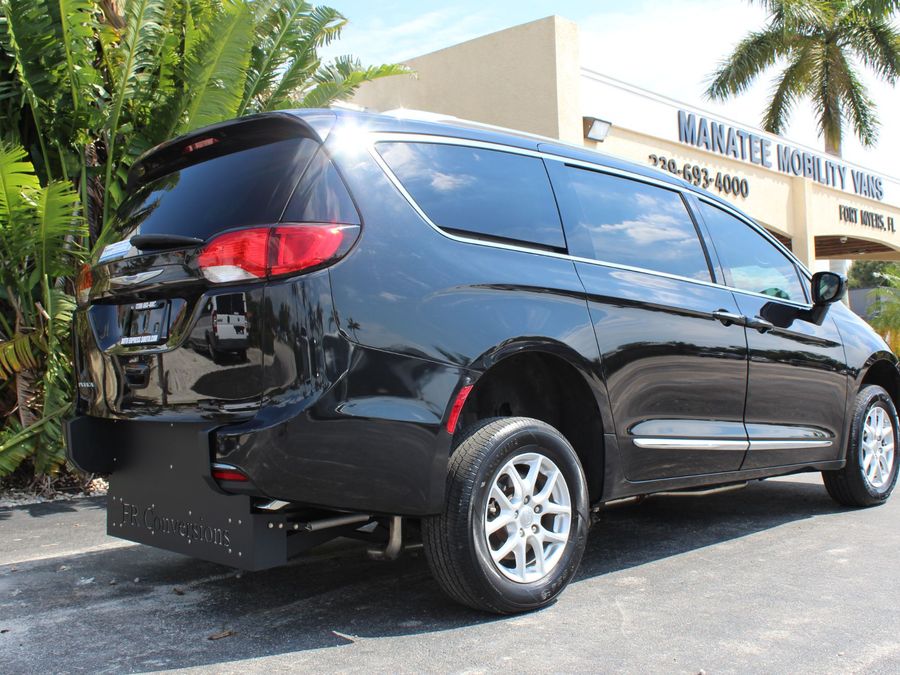 2020 Chrysler Pacifica Touring L