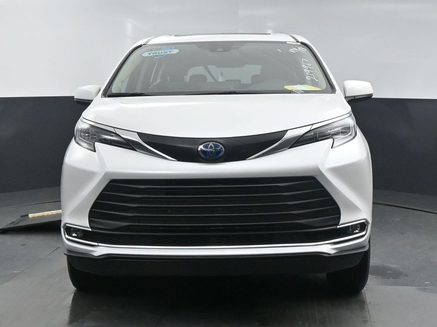 2024 Toyota Sienna XLE 7-Passenger