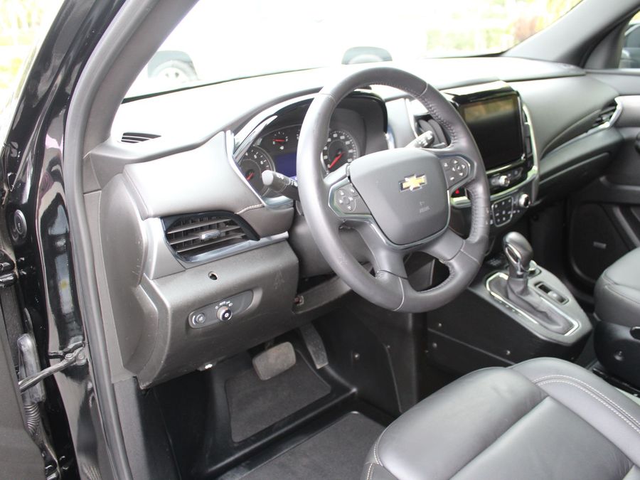 2022 Chevrolet Traverse LT Leather