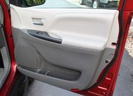 2018 Toyota Sienna LE VMI Legend II