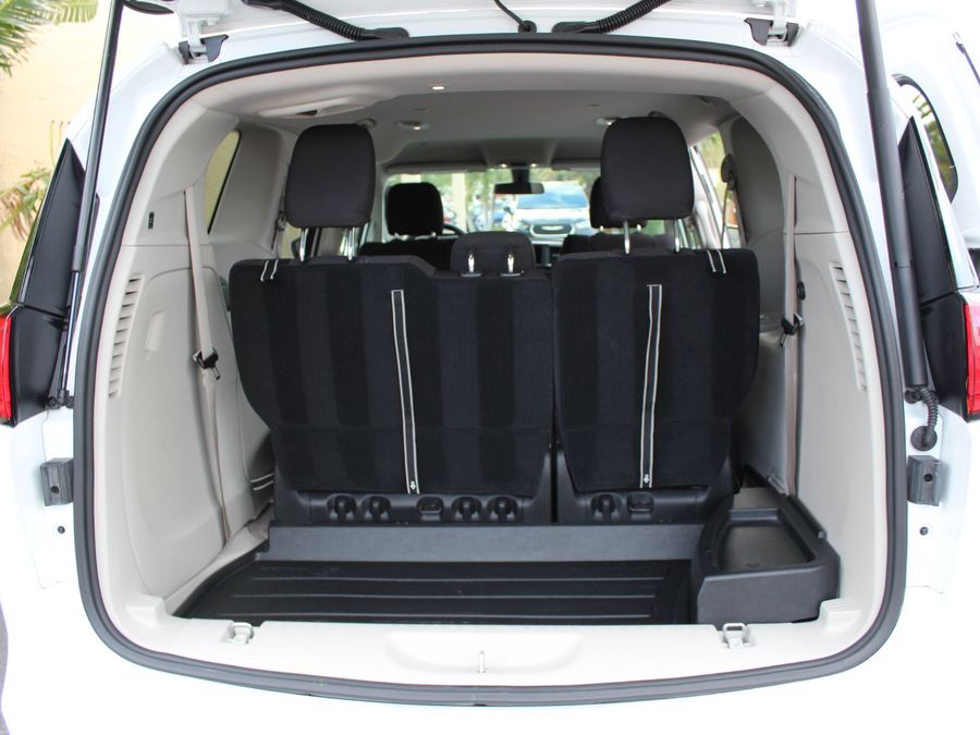 2022 Chrysler Voyager LX