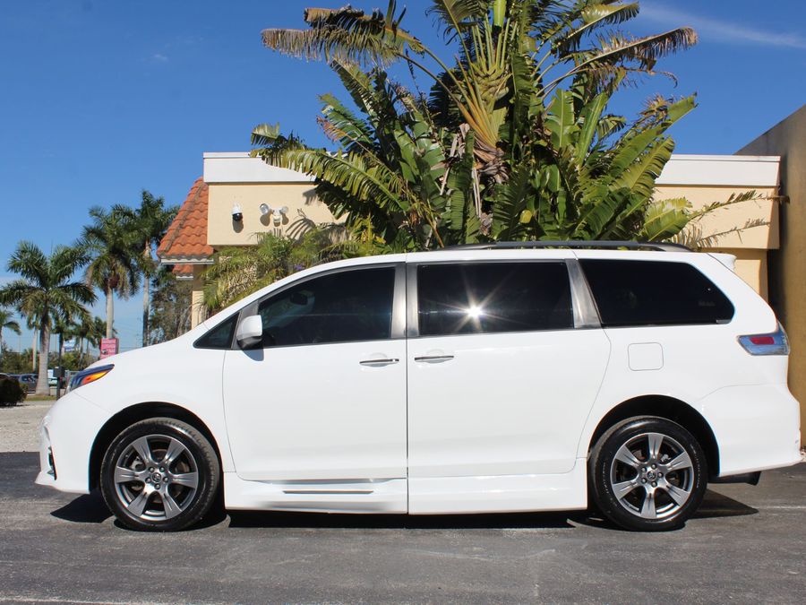 2018 Toyota Sienna SE