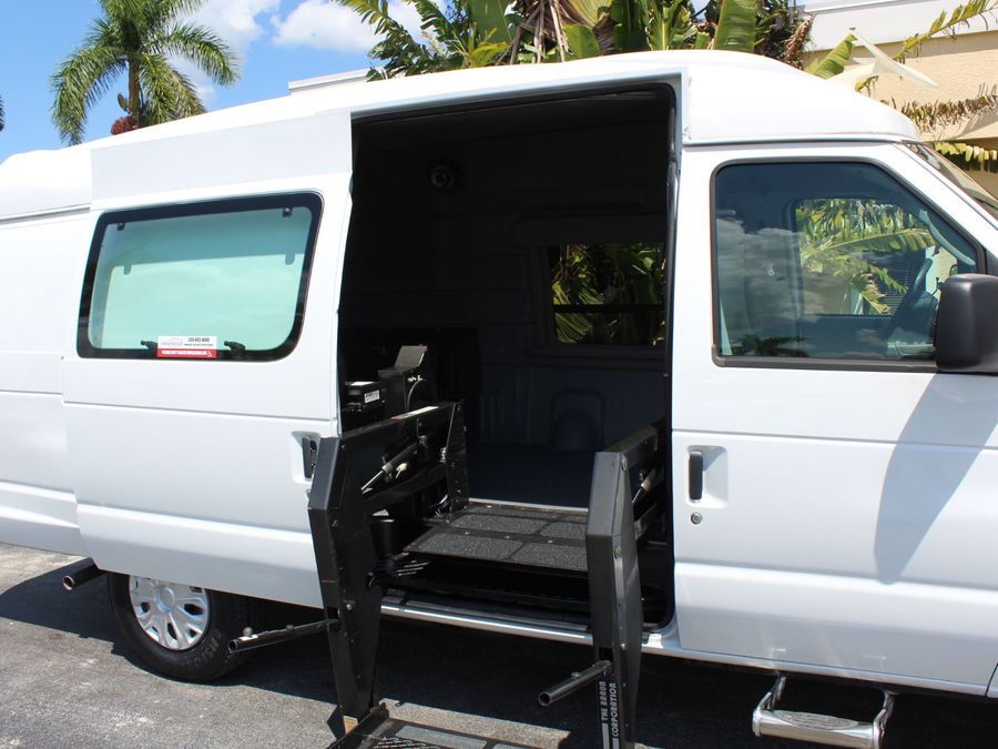 2005 Ford E-Series E-250