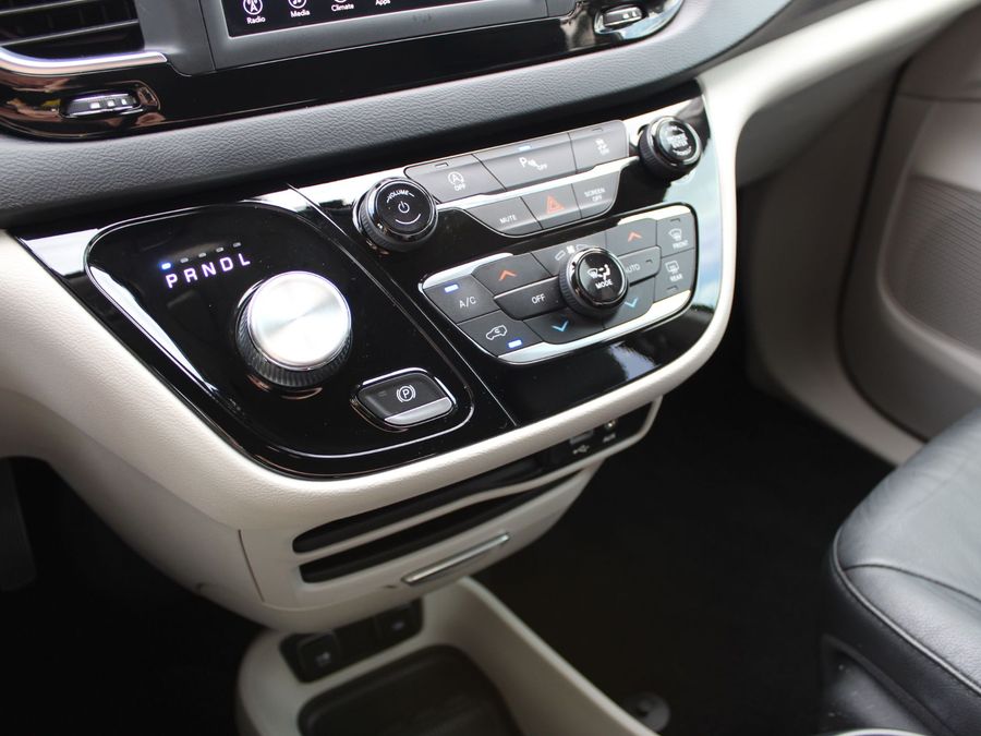 2020 Chrysler Pacifica Touring L