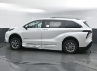 2024 Toyota Sienna XLE 7-Passenger