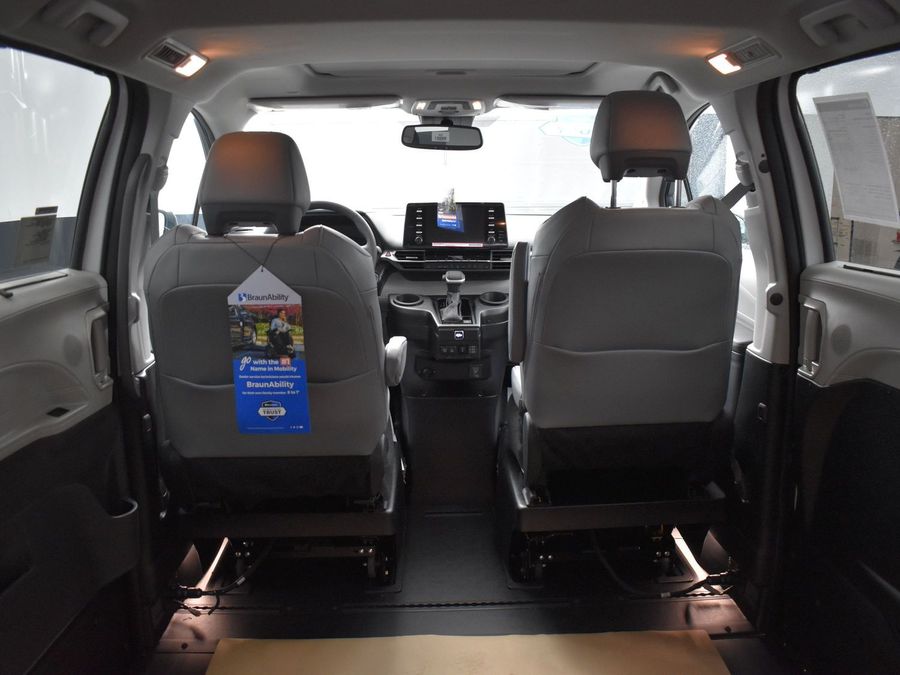 2024 Toyota Sienna XLE 7-Passenger