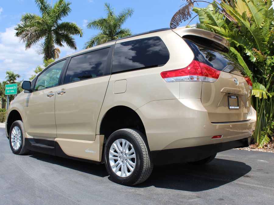 2014 Toyota Sienna XLE