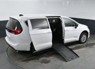 2025 Chrysler Voyager LX