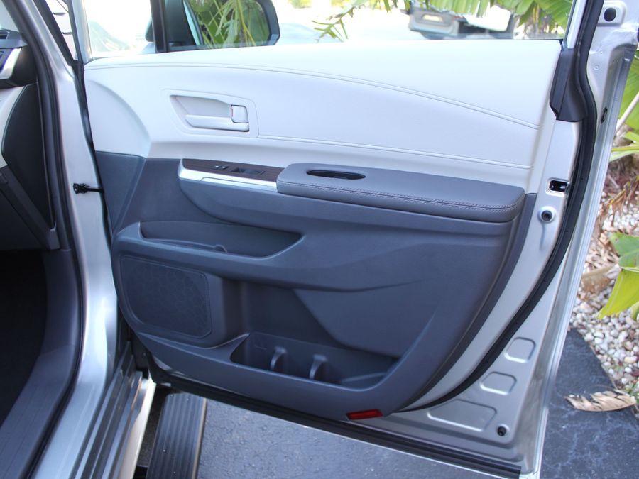 2024 Toyota Sienna LE