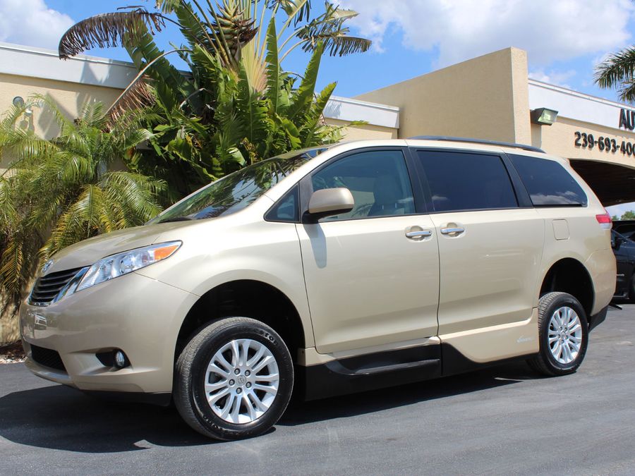 2014 Toyota Sienna XLE