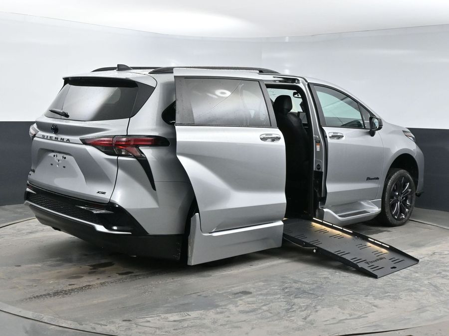 2025 Toyota Sienna XSE